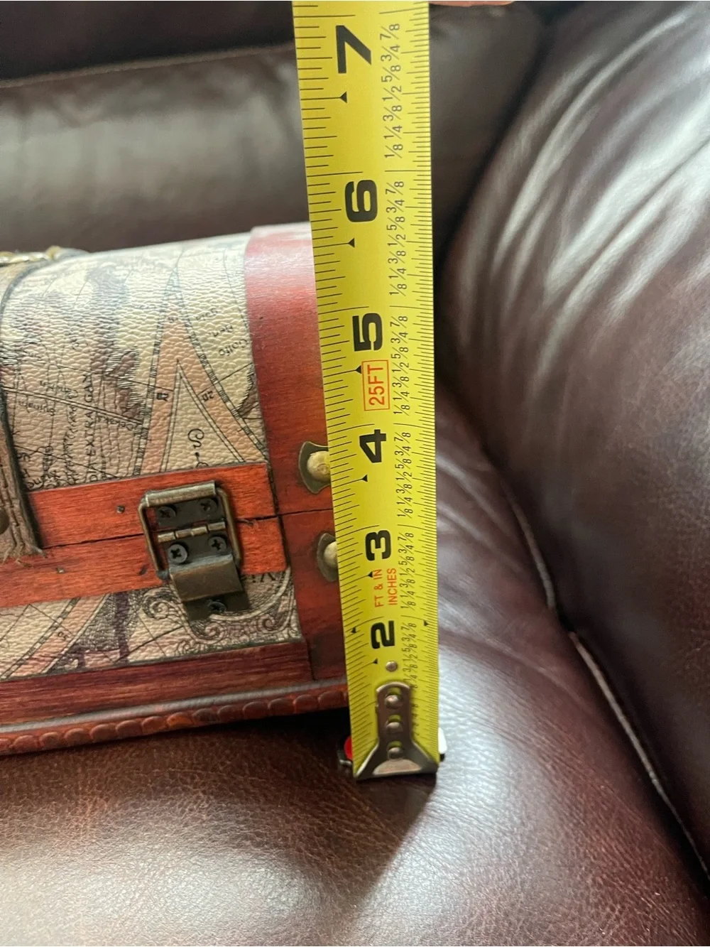Vintage-Style Red Wooden Decorative vine bottle carrier world map